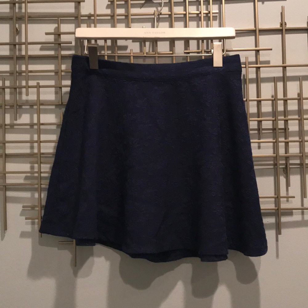 Forever 21 navy mini skirt - size L